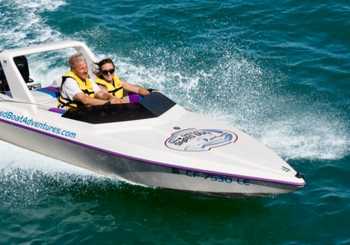 Conduite de speed boat dans la baie de San Diego