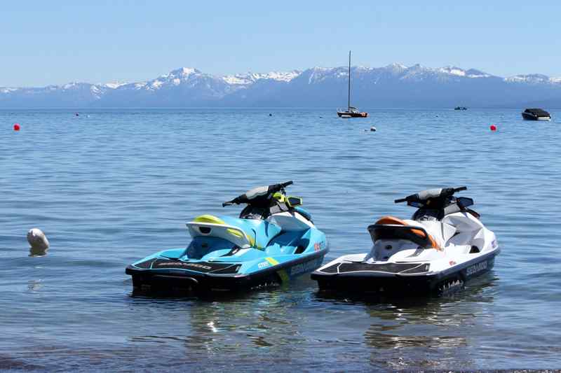 Bateau Lake Tahoe