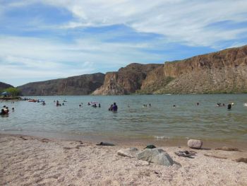 Canyon Lake Apache trail