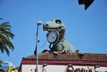 Dinosaure sur le toit Hollywood Boulevard