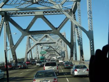 Sous les poutrelles du Bay Bridge