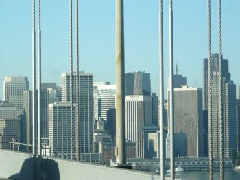 Grattes ciel depuis le Bay Bridge