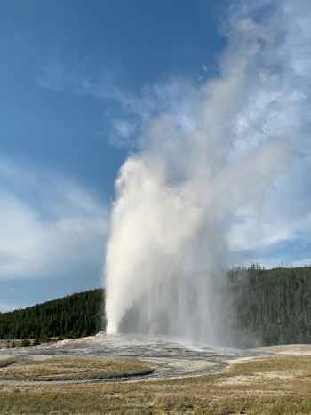 Old Faithful éruption