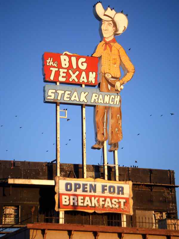 Big Texan Steak Ranch enseigne cowboy