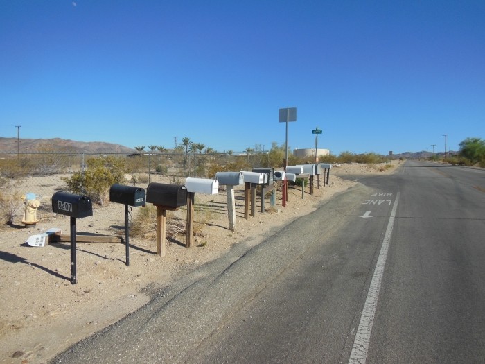 Boite aux lettres desert