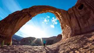 Arches et ponts naturels dans l'ouest americain