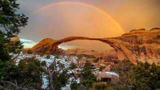 Arches et ponts naturels dans l'ouest americain