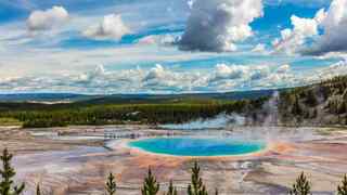 Yellowstone NP 75 miles