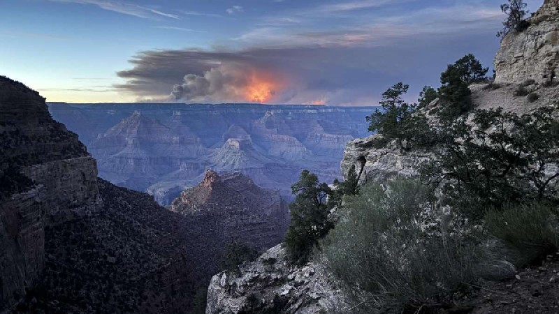 Mega incendie au Grand Canyon North Rim