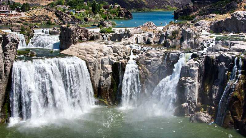 Shoshone falls