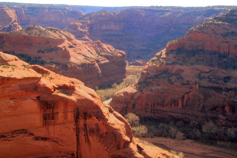 Ledge ruin overlook