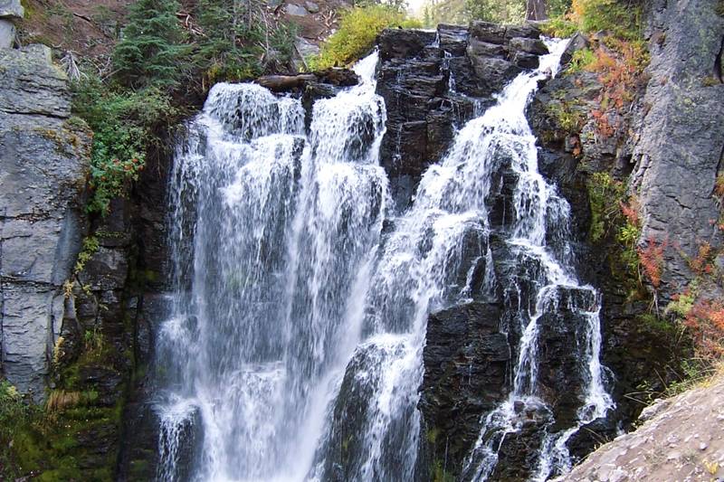 Kings Creek Falls trail