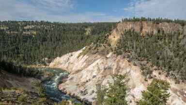 Yellowstone River Picnic Area Trail