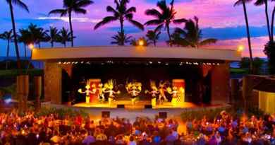 Legends of Hawaii Luau Dinner Show with Open Bar