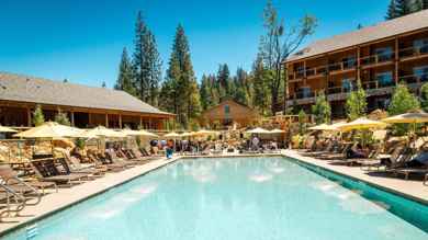 Rush Creek Lodge at Yosemite