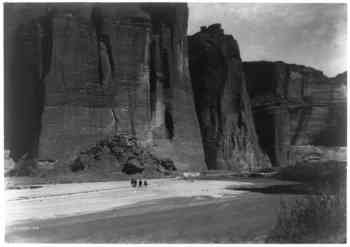 The cliffs, Canyon de Chelly