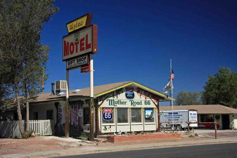 Aztec Motel